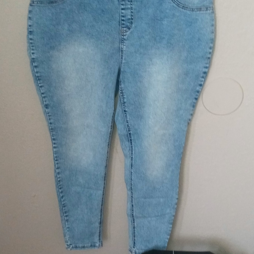 Jeans - Picture 2 of 2